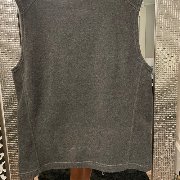 Men’s Grey Fleece Columbia Vest - Picture 4 of 4